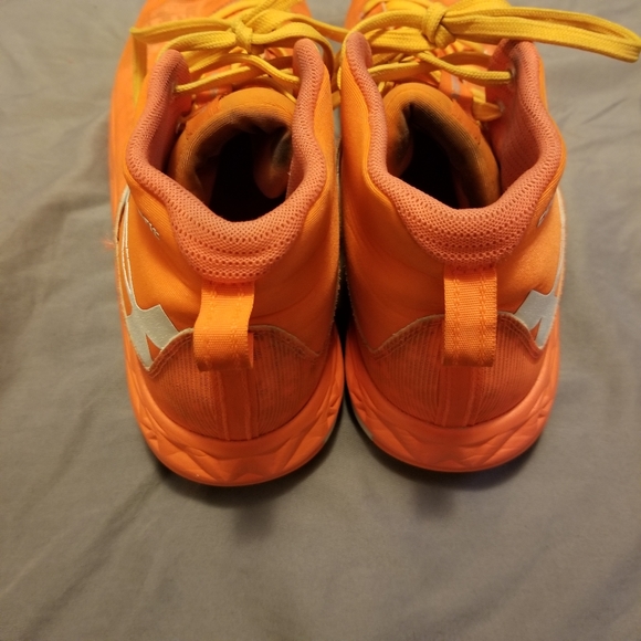 !!!!!!SOLD!!!!!!!Under armour basketball shoes - Picture 2 of 5